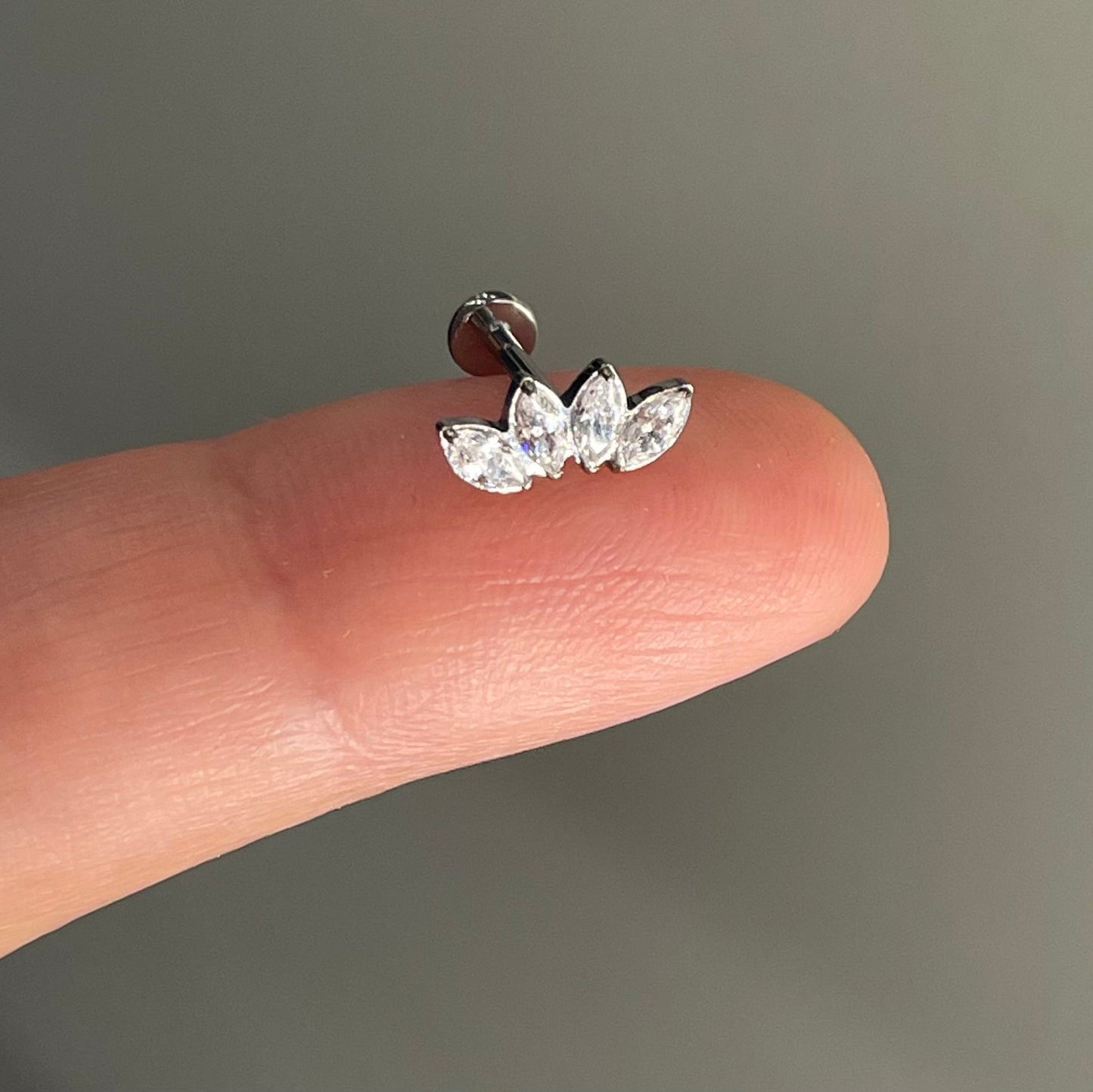 Titanuim Labret (8mm,6mm) flat back tiara
