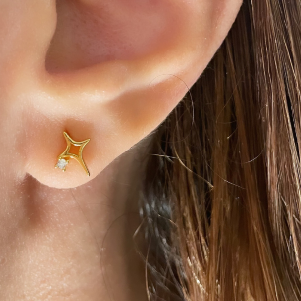 925 Sterling Silver Four-Pointed Star ( one Piece )