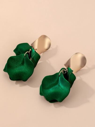 1Pair Petal Decor Drop Earrings