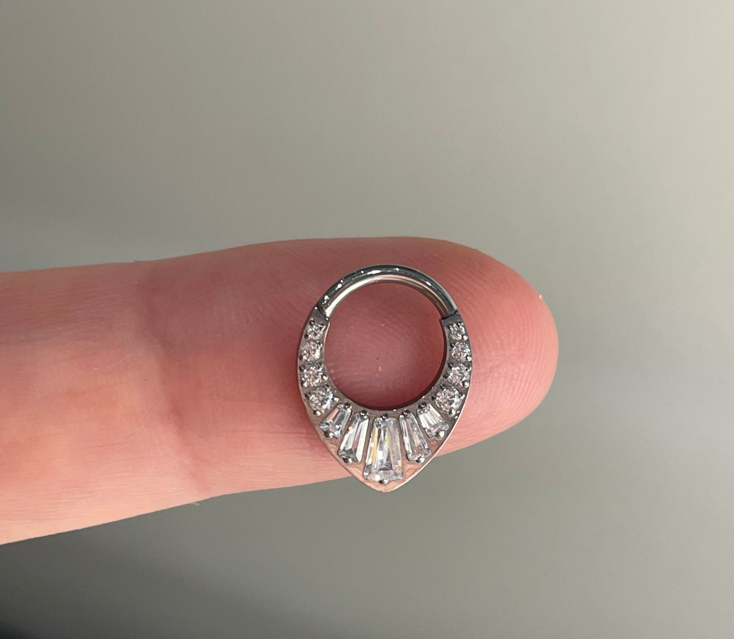 Daith/septum Titanuim clicker 1.2/8mm