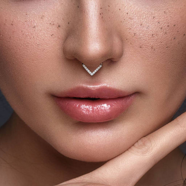Daith/septum v shape titanium 1.2/8mm clicker