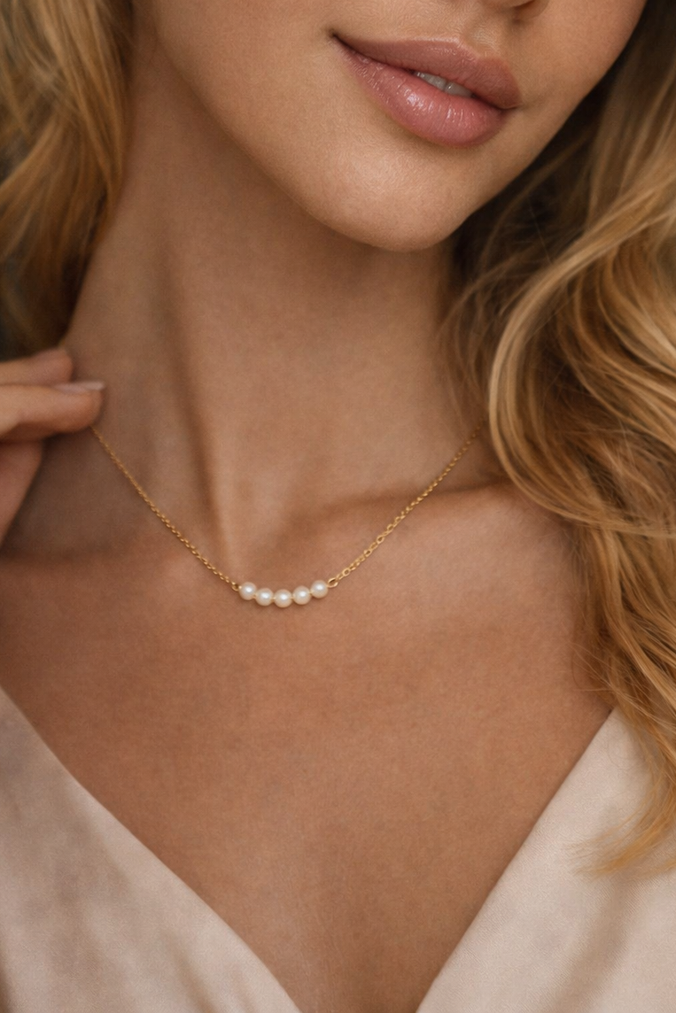 Imitation Pearls Pendant Necklace
