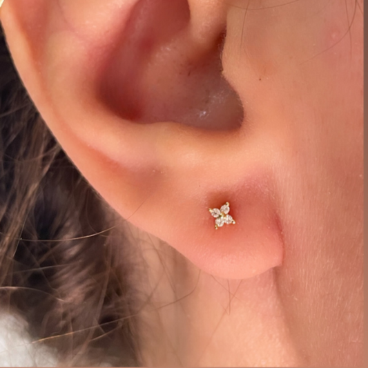 925 Silver Sterling  Flower Cubic Zircon ( one piece )